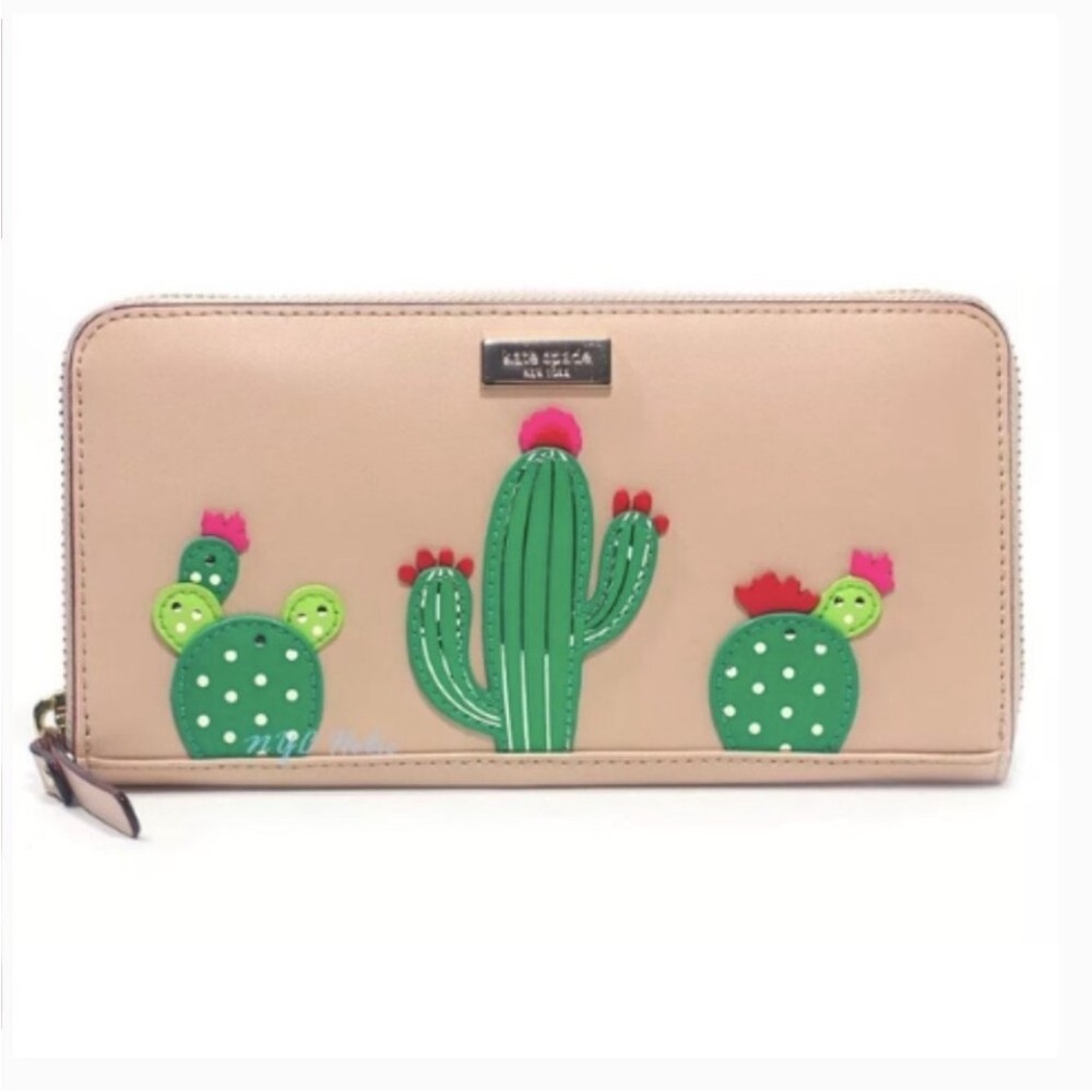 Kate Spade NWOT Beige Cactus Embellished Wallet